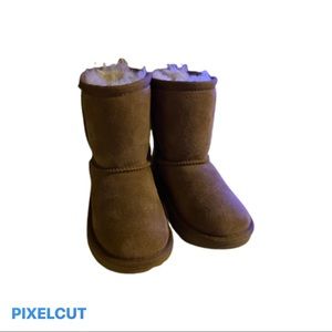 UGG boots toddler sz 9